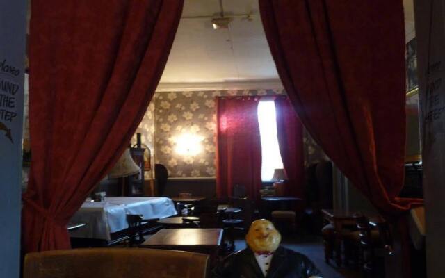 Tourian Lounge Hotel
