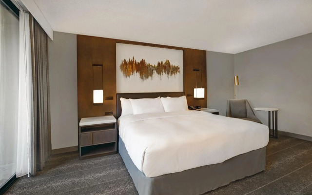 Hilton Peachtree City Atlanta Hotel & Conference Center