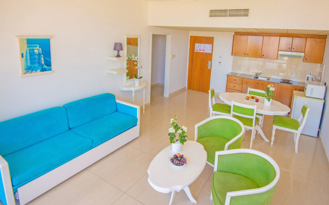 Marlita Beach Hotel Apartments