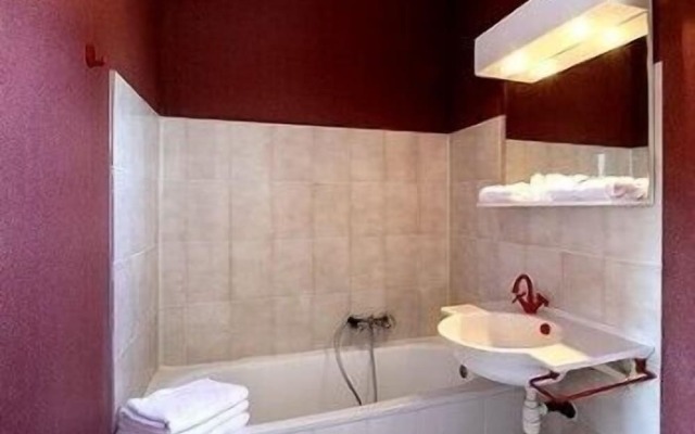 Logis Hôtel Le Mistral - Restaurant - Montélimar sud