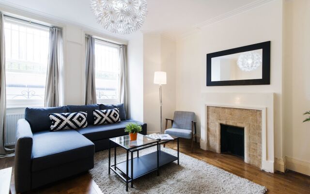 The Fulham Drive Mansion - GA15 - RGB 96027