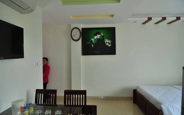 Red Rose Mallow Hotel