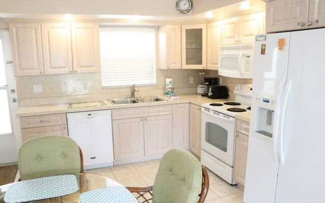 Jamaica Royale 005 - 2 Br Condo