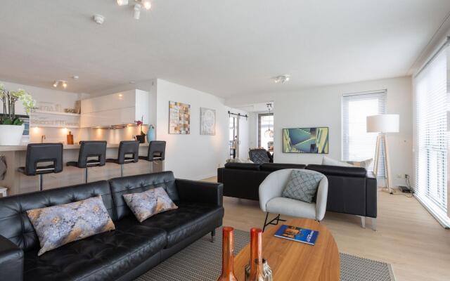 Spacious Apartment in Den Haag near Seabeach
