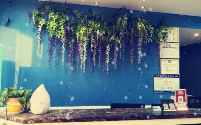 Style Theme Hotel (Fuyang Normal University West Lake Campus)