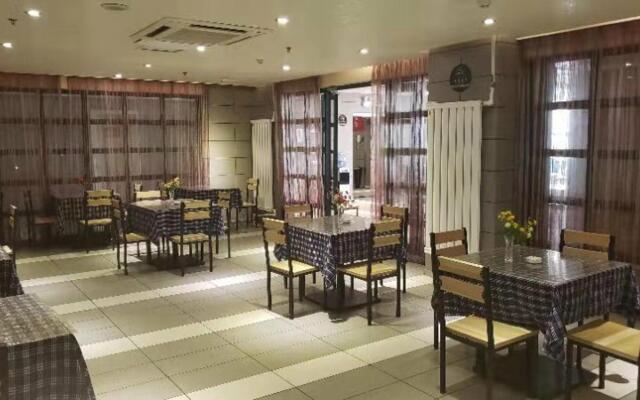 Home Inn Huaxuan Collection Hotel (Pingliang Xinmin Road Railway Station)