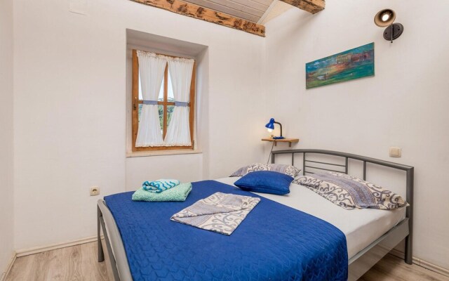 Amazing Home in Banjol With 2 Bedrooms and Wifi