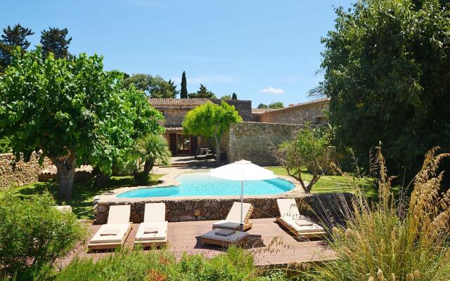 Luxuriously renovated Mallorcan country house for 10 pax