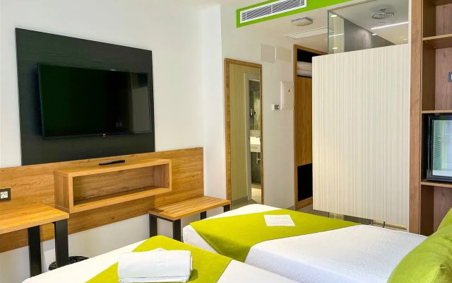 Hotel MG Poniente