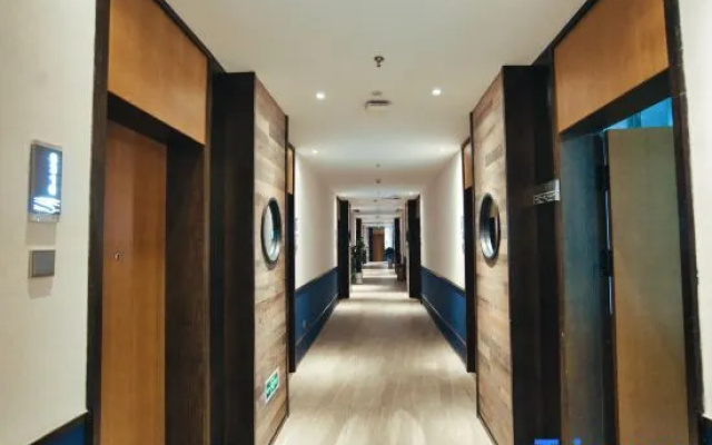 Hanzhong Jingyi Star Hotel