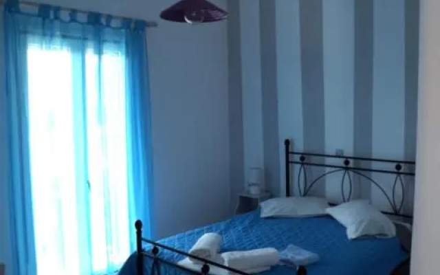 ELEFTHERIA rooms