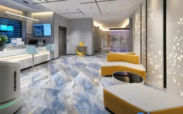 Latitude 18° Smart Hotel (Yingzhou Clear Water Bay)