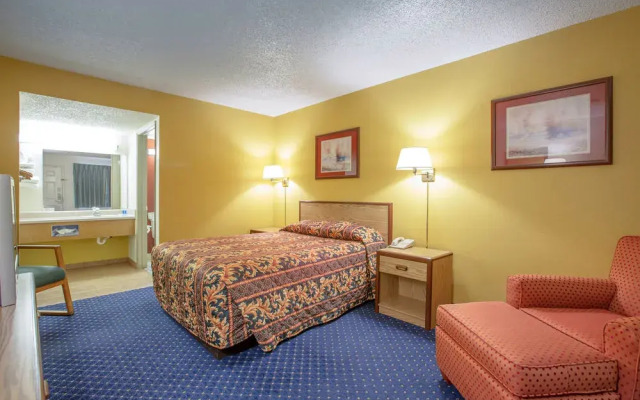 Motel 6-Fresno, CA - Yosemite Hwy