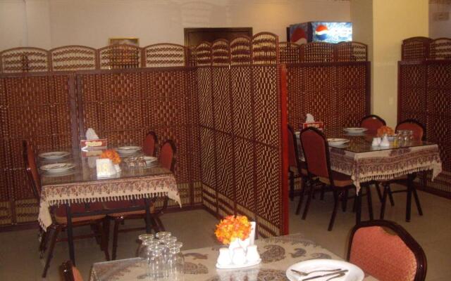 Gulf Crown Hotel Apartment