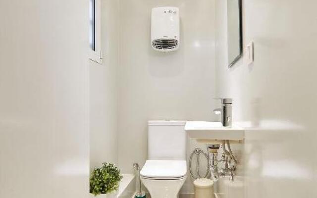 Chloe Boutique Apartments Apollo