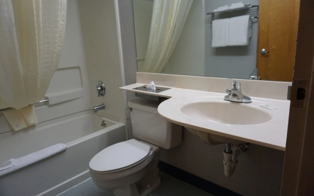 CenterWay Hotel Tonawanda