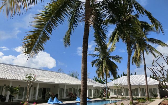 Lombok Holiday Hotel