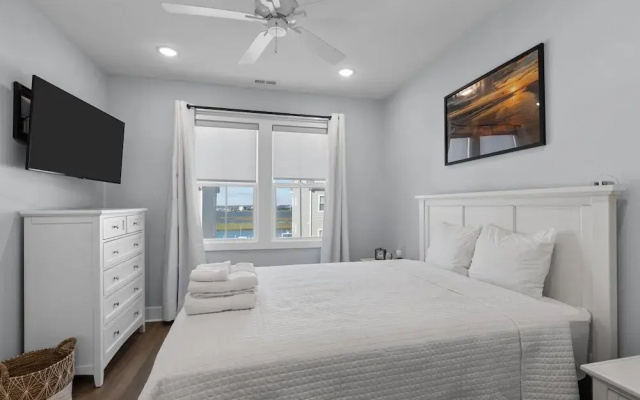 South Breeze 3 Bedroom Townhouse by RedAwning