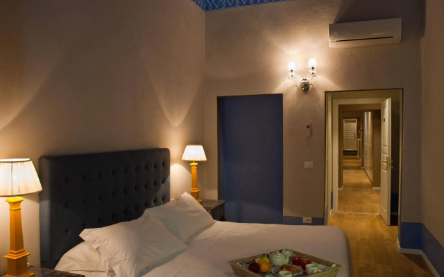 Black 5 Florence Suite