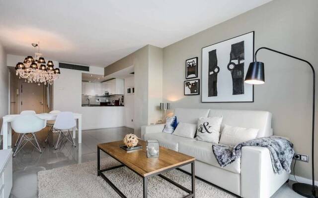 Stylish 2bed/2bath With Swimming Pool