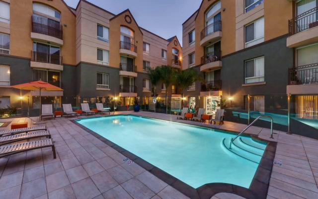 Global Luxury Suites at Lincoln Blvd