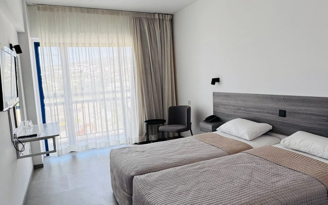 Navarria Hotel