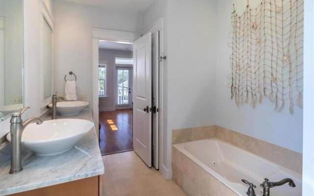 The Crystal Beach House - 1768742