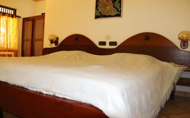Hotel Queen River Inn
