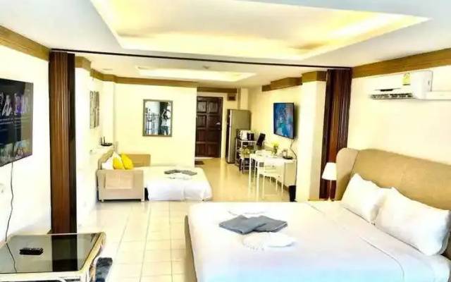 Patong Beach Gardens - Pool, Fast Wifi, Smart TVs