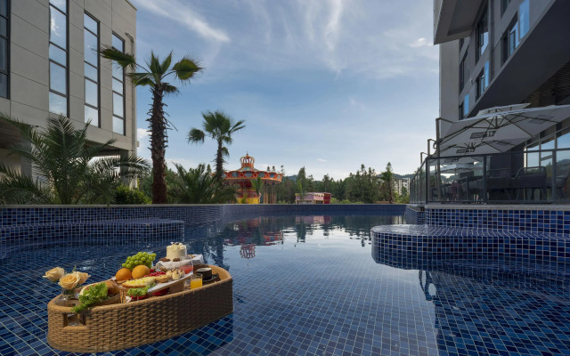 Holiday Inn Express Tengchong Hot Spring by IHG