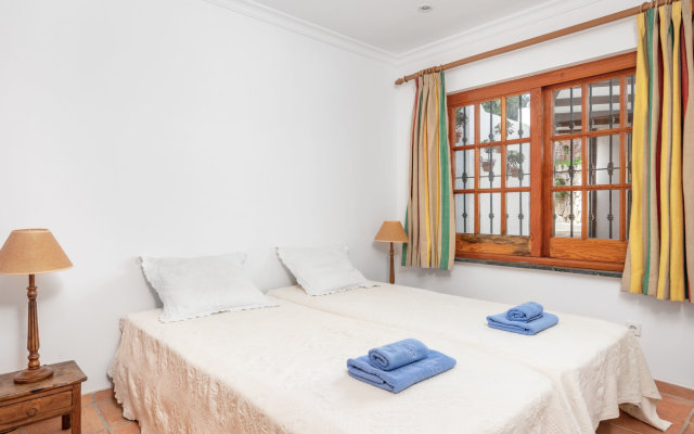 Aloha Hill Club Golf & Spa Apartments