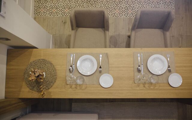 One&Lux Byron Suites