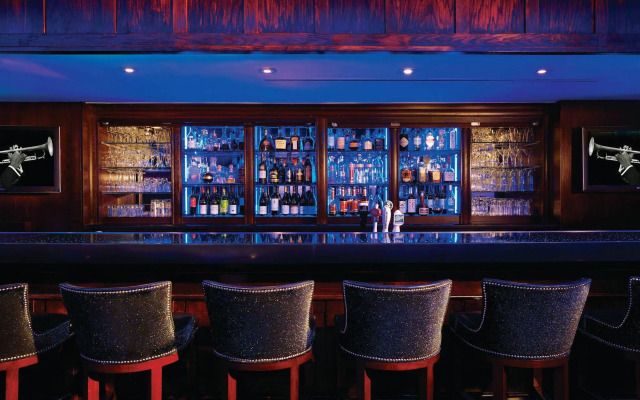The Algonquin Hotel Times Square, Autograph Collection