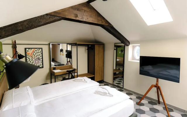 Seven Town House Boutique Hotel