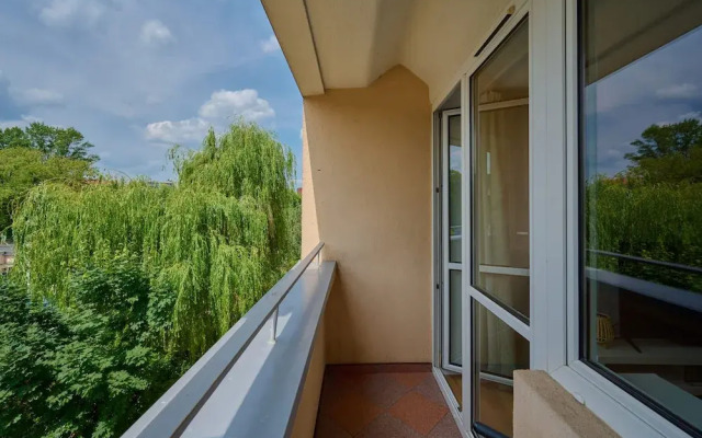 Bright & Stylish Gajowicka by Renters