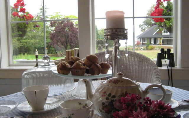 Foxglove Inn & Gardens
