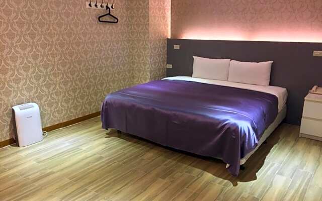 Art House Double Room-Sunflower