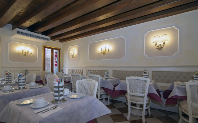 Hotel Orion