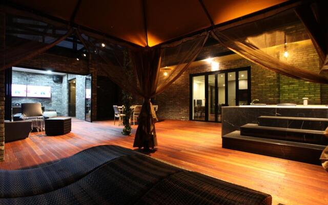 Hotel Ahava