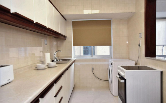 2 bedroom, central and spacious with sea view