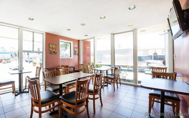 La Luna Inn, an Ascend Collection Hotel