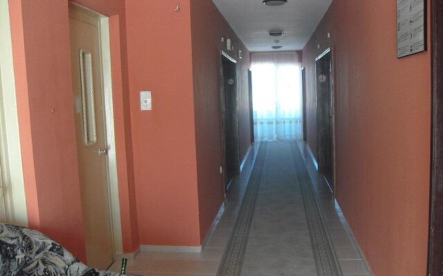 Hebros Hotel