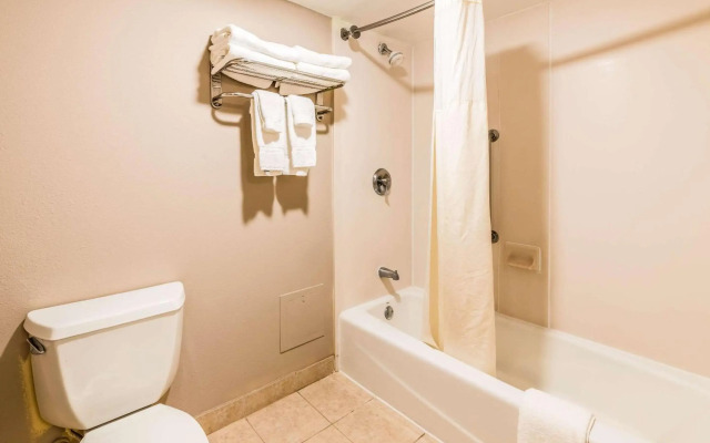 Lake Norman Inn and Suites