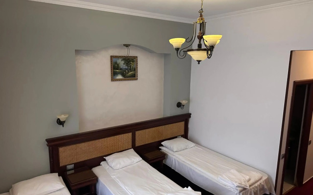 Hotel Bliss
