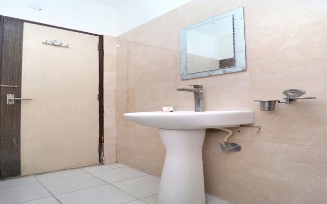 OYO 23357 Raj Tirath Niwas