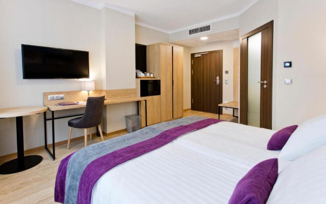 CONRAD Comfort Hotel****