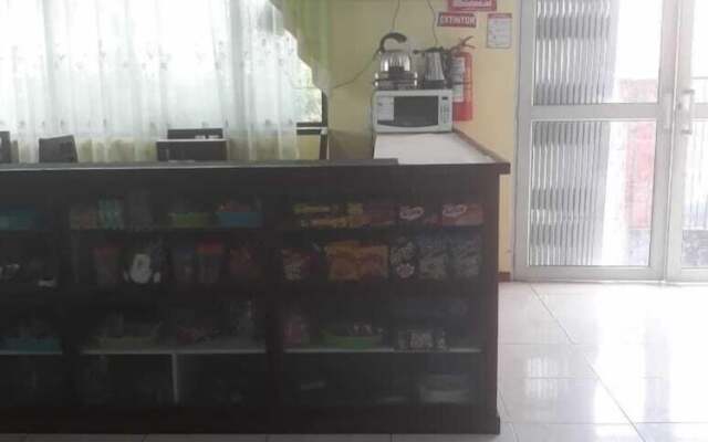 J&E hotel