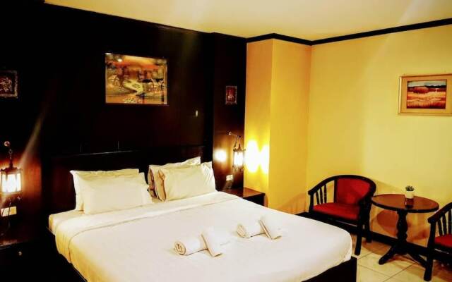 Baantonkhao Kata Beach