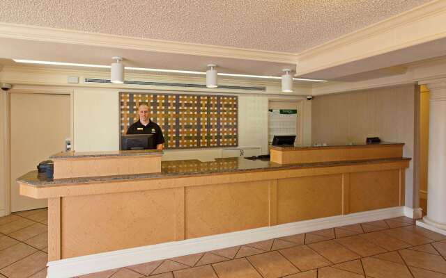 La Quinta Inn by Wyndham Costa Mesa / Newport Beach