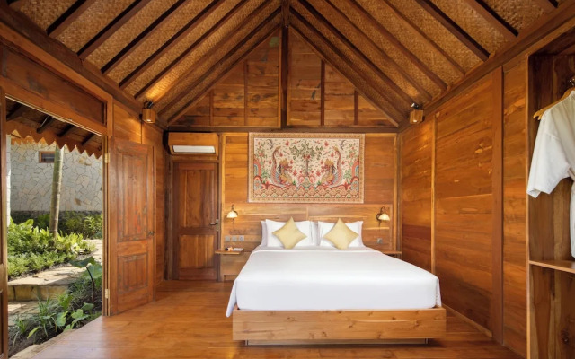 Devani Resort Sidemen